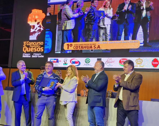 Cooperativa de Moldes, que opera planta de ex SanCor, recibe premios por sus quesos