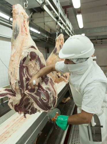 Los matarifes aseguran que «precio final de la carne no es la suma de costos»